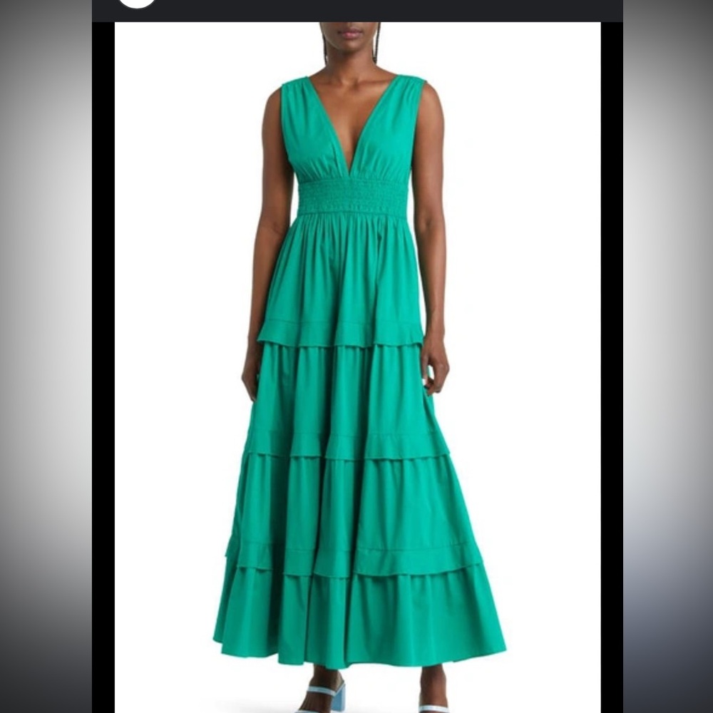 Chelsea28 Emerald Green Tiered V-Neck Maxi Dress